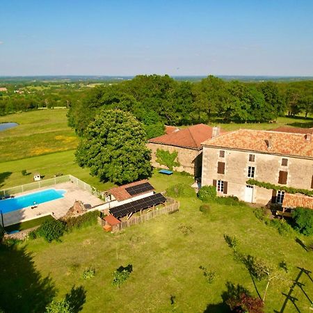 A L'Ombre Du Marronnier Gites La Peruse 外观 照片