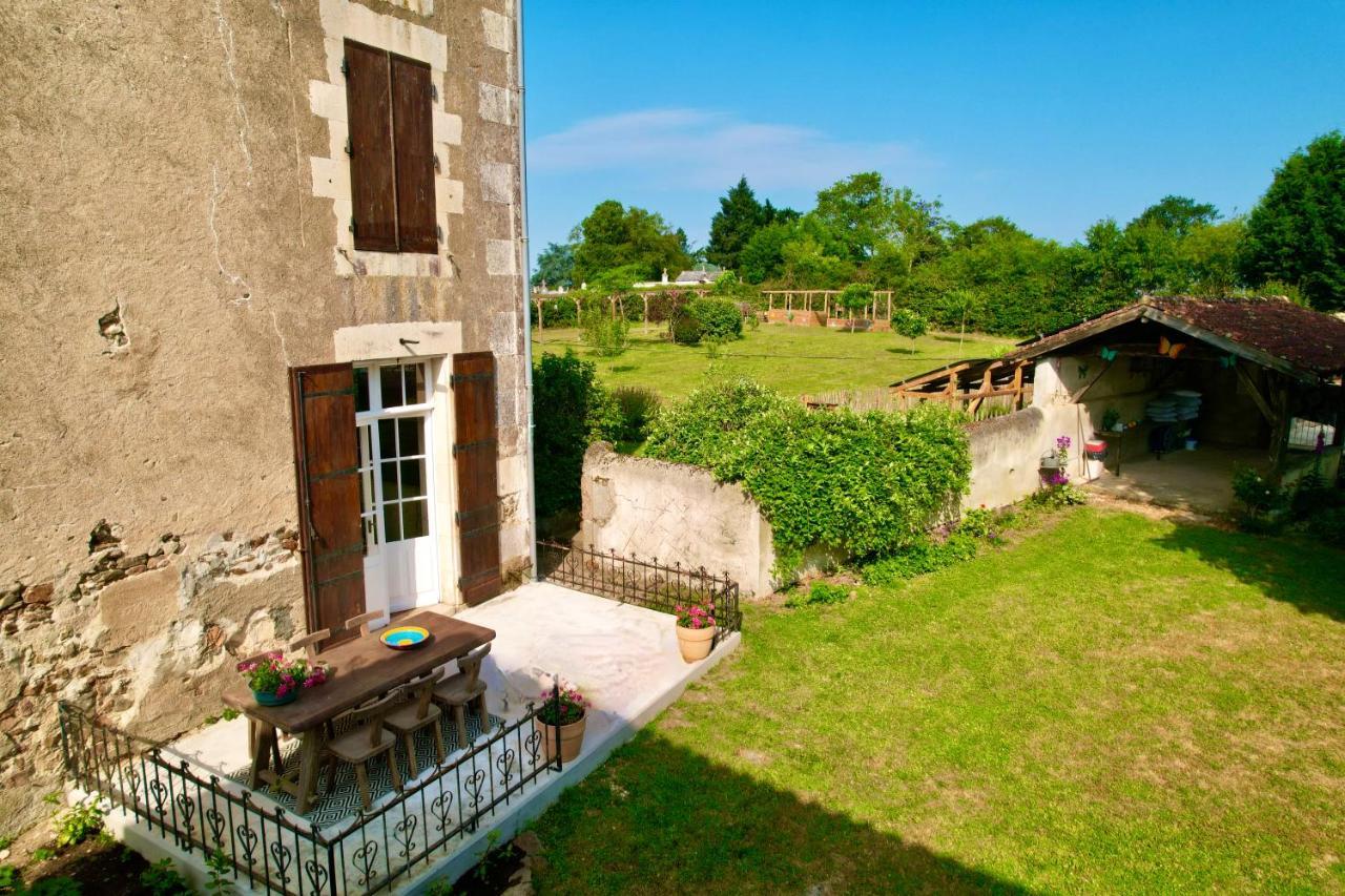 A L'Ombre Du Marronnier Gites La Peruse 外观 照片